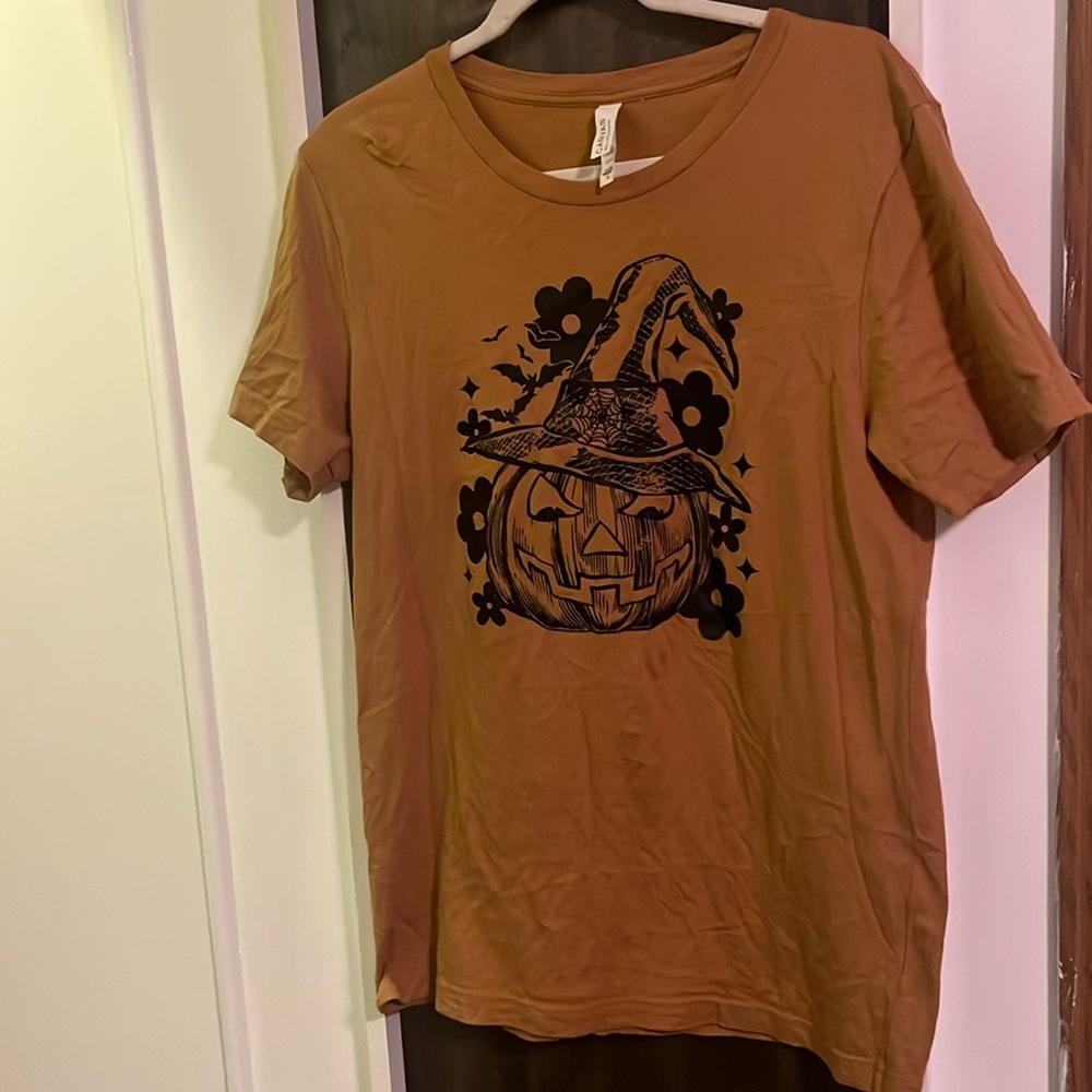 Pumpkin Jack graphic tee size M rust color